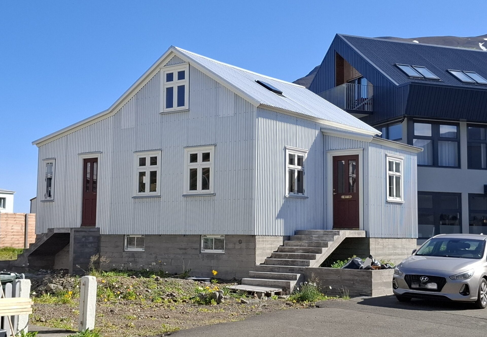 Kirkjuvegur 4