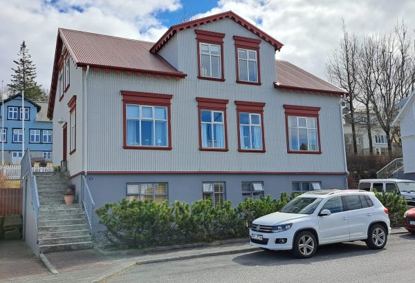 Suðurgata 11